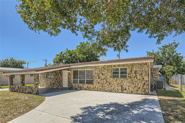 Driftwood Plaza, 2310 N 65th Way, Hollywood, Florida 33024, image 1