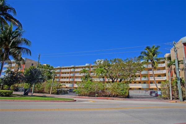 Waterway Plaza, 7900 Tatum Waterway Dr #406, Miami Beach, Florida 33141, image 1