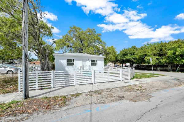 7990 NW 8th Ave, Unincorporated Dade County, Florida 33150, image 1
