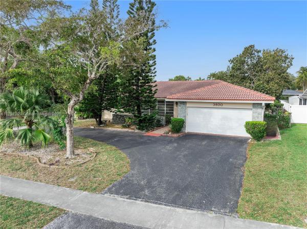 Emerald Hills, 3800 N 36th Ave, Hollywood, Florida 33021, image 1