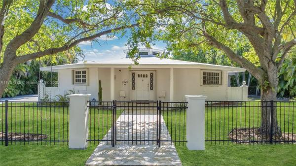 Kings Bay, 6320 SW 144th St, Coral Gables, Florida 33158, image 1