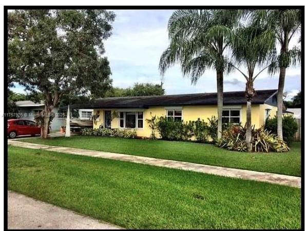 King Robert, 651 NW 17th St, Homestead, Florida 33030, image 1