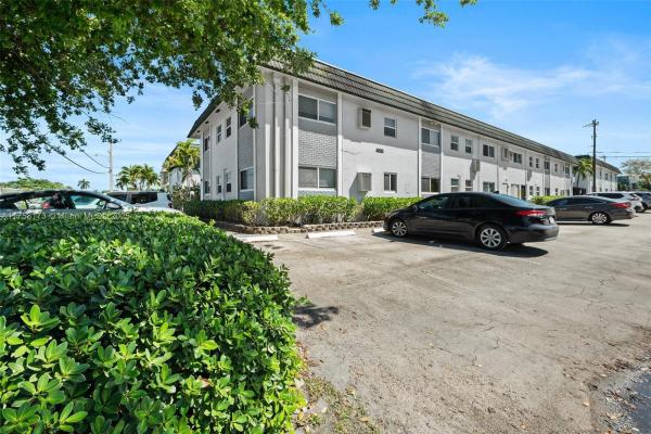 Harbordale, 1000 SE 15th St #203, Fort Lauderdale, Florida 33316, image 1