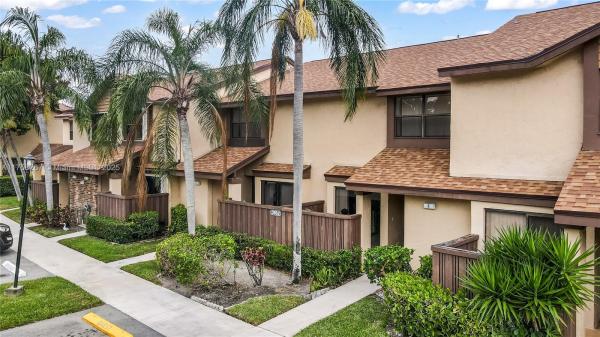 Karanda Village 3, 3952 Cocoplum Cir #3643, Coconut Creek, Florida 33063, image 1