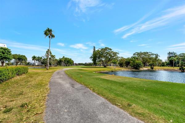 Poinciana Place 3, 3597 Birdie Dr #107, Lake Worth, Florida 33467, image 3