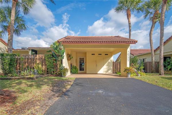Villas Of Bonaventure, 16221 Laurel Dr #19, Weston, Florida 33326, image 1
