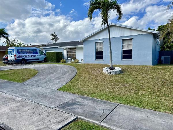 Meadow Wood Manor, 13065 SW 263rd Ter, Three Lakes, Florida 33032, image 3
