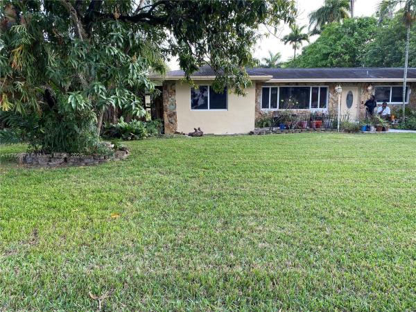 Biscayne Gardens, 160 NW 158th St, Golden Glades, Florida 33169, image 3