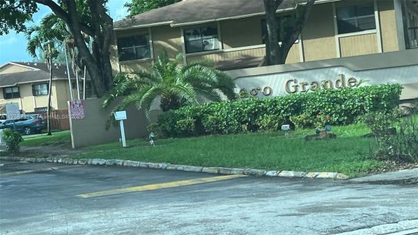 Lago Grande, 6705 W 26th Dr #13-7, Hialeah, Florida 33016, image 1
