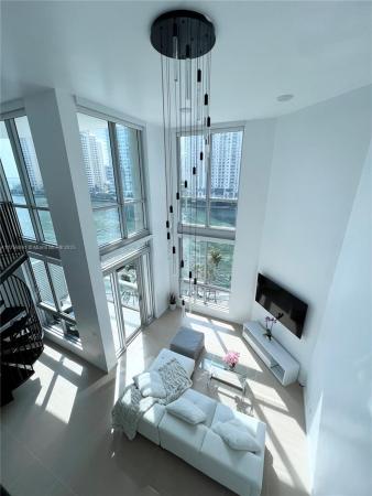 Met 1, 300 S Biscayne Blvd #L-814, Miami, Florida 33131, image 1