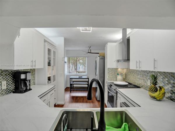 Sunrise Lakes 4, 10111 NW 24th Pl #202, Sunrise, Florida 33322, image 1