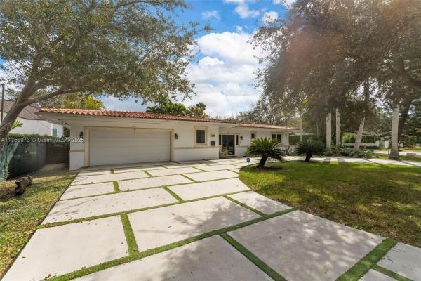 Coral Gables Country Club, 4739 San Amaro Dr, Coral Gables, Florida 33146, image 1