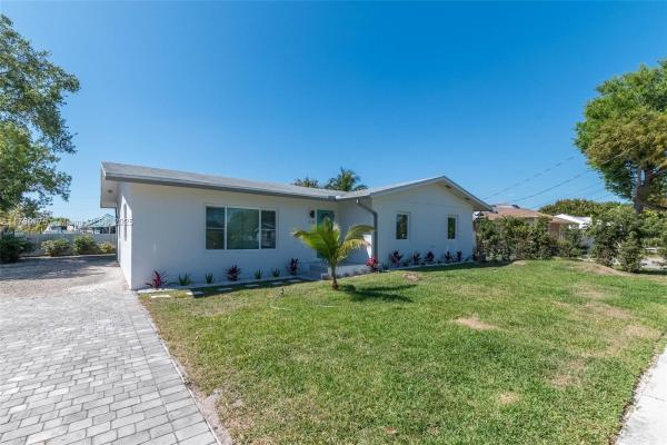 Venetian Gardens, 16150 NW 40th Ct, Miami Gardens, Florida 33054, image 2