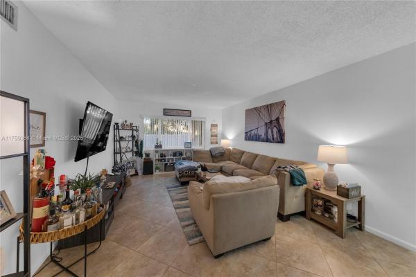 Imperial Point Gardens, 5840 NE 22nd Way #708, Fort Lauderdale, Florida 33308, image 1