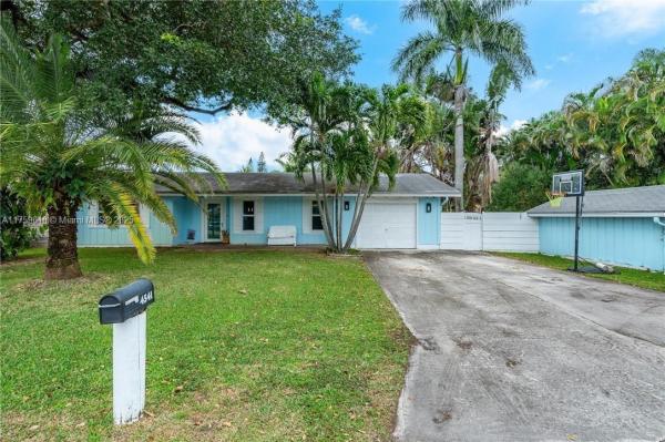 Dania Beach No HOA, 4541 SW 28th Ter, Dania Beach, Florida 33312, image 1