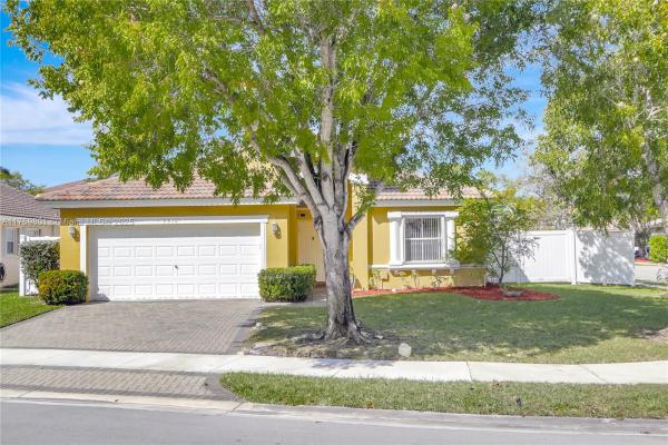 Encantada, 1512 SW 193rd Ave, Pembroke Pines, Florida 33029, image 1