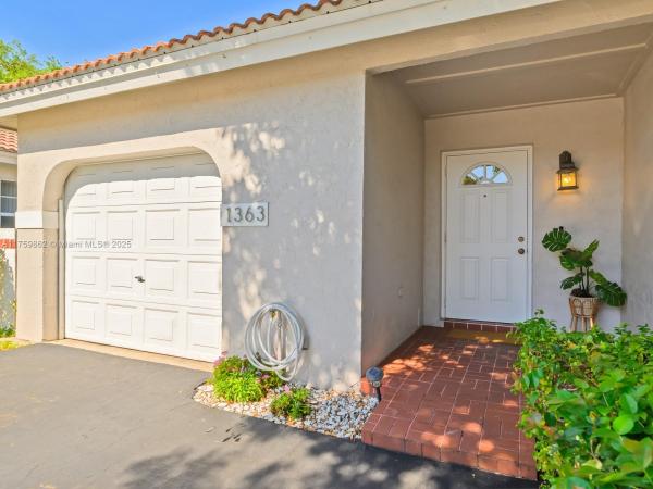 Garden Homes At Country Isles, 1363 Seagrape Cir, Weston, Florida 33326, image 2