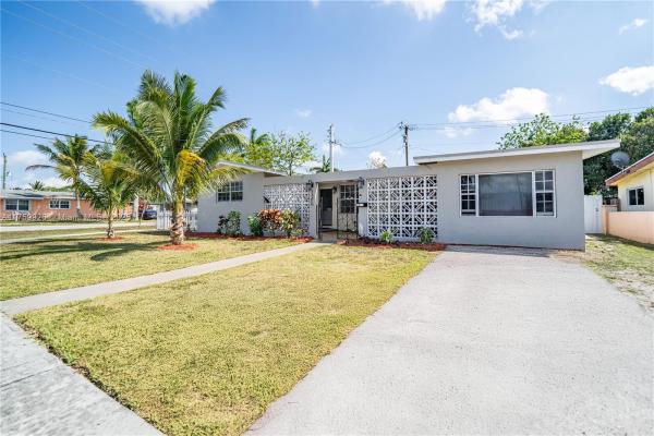 Sunny Lakes Estates, 1700 NW 171st Ter, Miami Gardens, Florida 33056, image 1