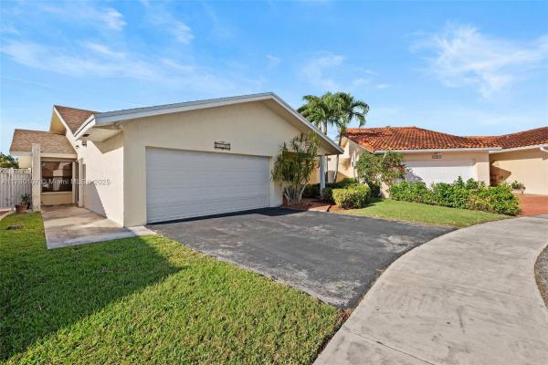 Kendall Kingdom, 14501 SW 111th St, The Hammocks, Florida 33186, image 3