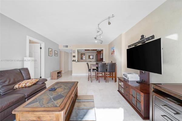 Royal Atlantic, 465 Ocean Dr #407, Miami Beach, Florida 33139, image 1