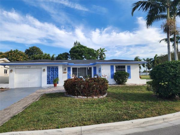 Mainlands Of Tamarac Lakes, 5001 NW 50th St, Tamarac, Florida 33319, image 1