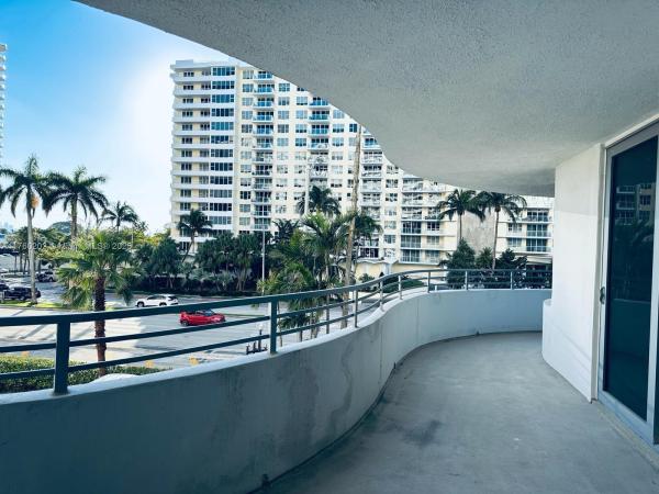 Oceanside Plaza, 5555 Collins Ave #3A, Miami Beach, Florida 33140, image 1