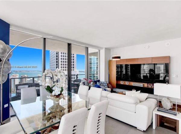 Reach Brickell City Centre, 68 SE 6th St #3111, Miami, Florida 33131, image 1