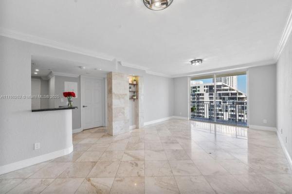 Isola, 770 Claughton Island Dr #2111, Miami, Florida 33131, image 3