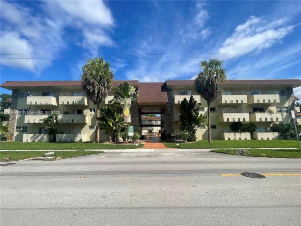 7505 SW 82nd St #301, Unincorporated Dade County, Florida 33143, image 1
