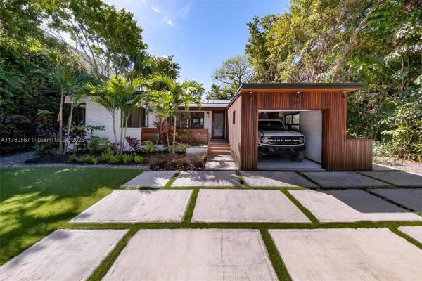Di Lido Island, 114 Venetian Way, Miami Beach, Florida 33139, image 1