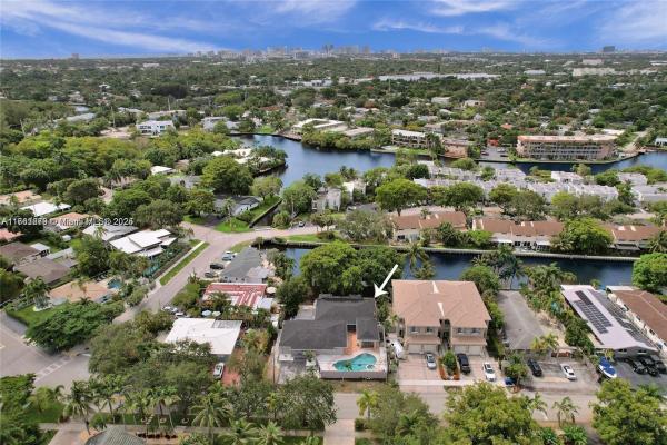 Tropical Gardens, 634 NE 20th St, Wilton Manors, Florida 33305, image 1