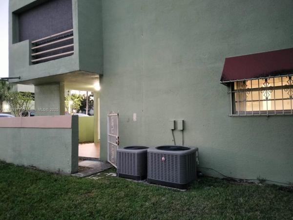 Patios West One, 11183 NW 7th St #106, Fountainebleau, Florida 33172, image 3