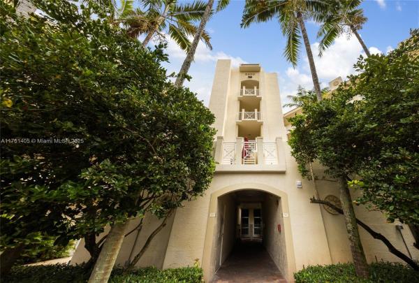 Royal Point At Palm-Aire, 3600 Oaks Clubhouse Dr #501, Pompano Beach, Florida 33069, image 1