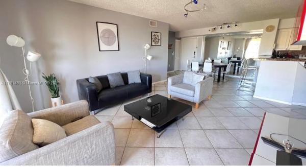 The Yacht Club At Aventura, 19555 E Country Club Dr #8507, Aventura, Florida 33180, image 3