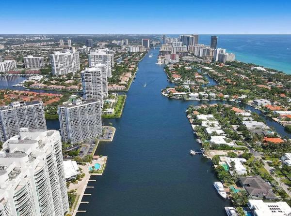 Hamptons West, 20281 E Country Club Dr #1501, Aventura, Florida 33180, image 2