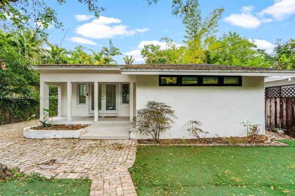 West Larkin Park, 6841 SW 78th Ter, South Miami, Florida 33143, image 1