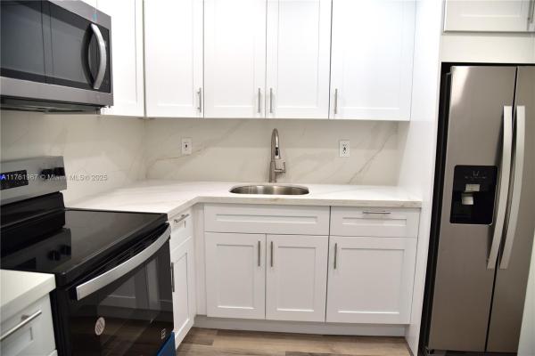 Palmetto Springs, 6070 W 18 Ave #310, Hialeah, Florida 33012, image 1