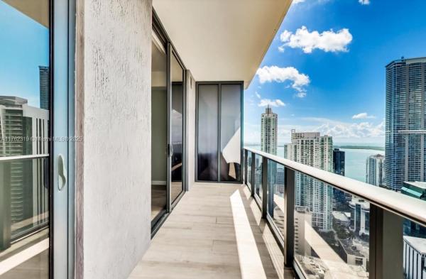 Brickell Heights East, 45 SW 9th St #4104, Miami, Florida 33130, image 1