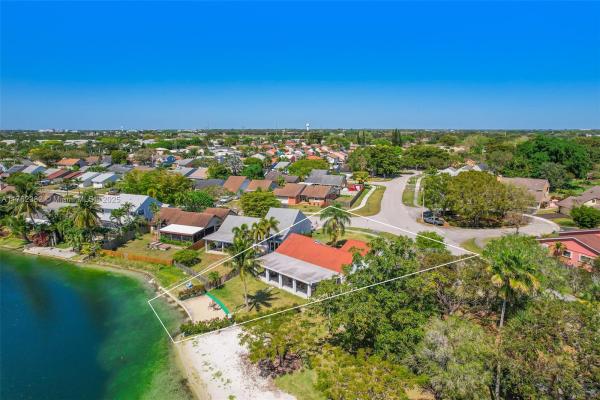 Homestead Lakes Tennessee East, 1320 Egret Rd, Homestead, Florida 33035, image 1