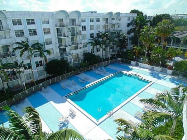 498 NW 165th St #D-501, Unincorporated Dade County, Florida 33169, image 1
