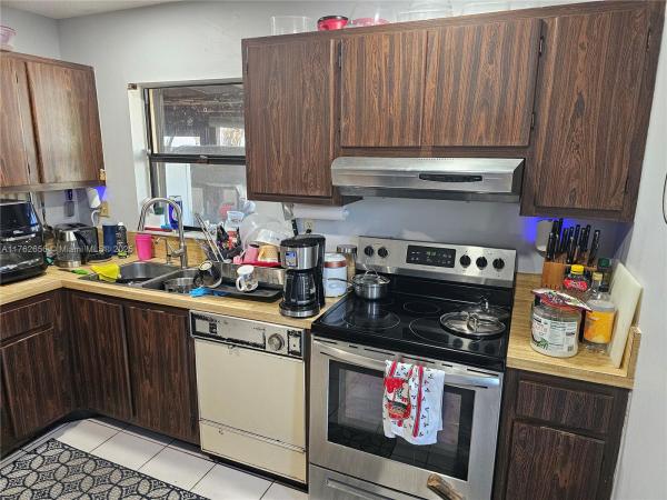 Woodgate East, 12753 SW 69th Ter #12753, Kendale Lakes, Florida 33183, image 3