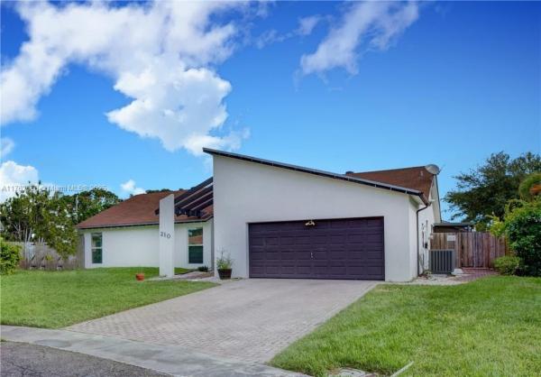 Florida Village Heights, 210 NE 2nd Ct, Dania Beach, Florida 33004, image 1