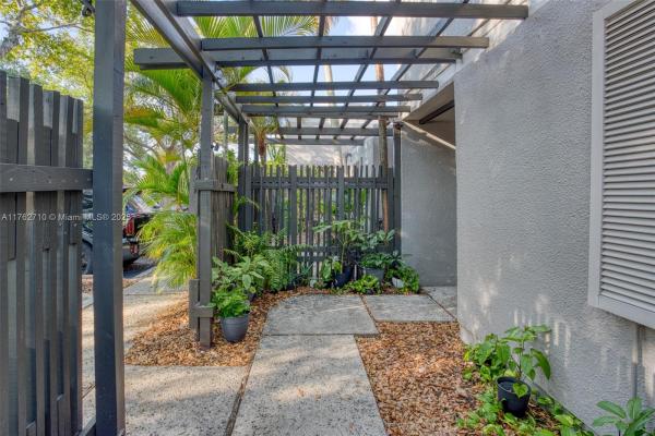 Villas Lakes, 1548 NW 113th Way, Pembroke Pines, Florida 33026, image 3