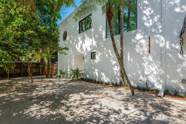 Rhodes, 3010 Blaine St #3010, Miami, Florida 33133, image 1