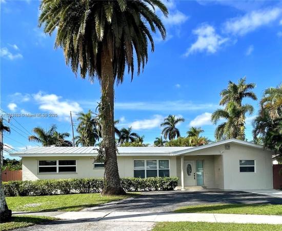 Country Club Homes, 902 N 13th Ave, Hollywood, Florida 33019, image 1