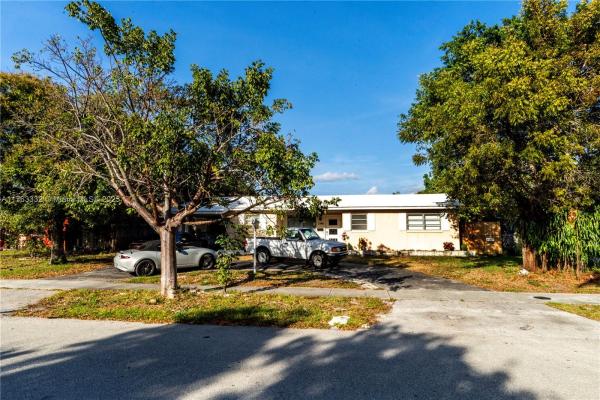Pompano Estates, 2790 NE 2nd Ave, Pompano Beach, Florida 33064, image 1