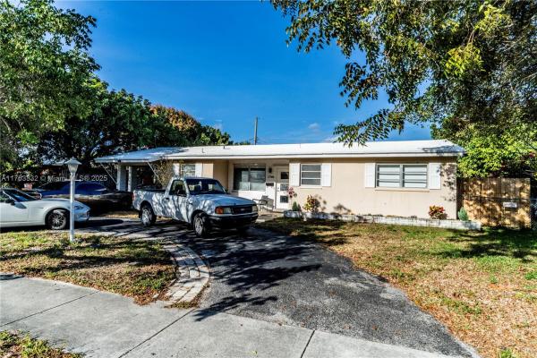 Pompano Estates, 2790 NE 2nd Ave, Pompano Beach, Florida 33064, image 2