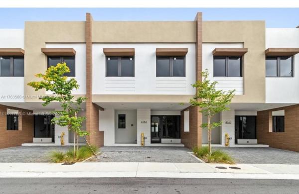 Oaks Place, 4130 N Oak Pl #4130, Dania Beach, Florida 33314, image 1