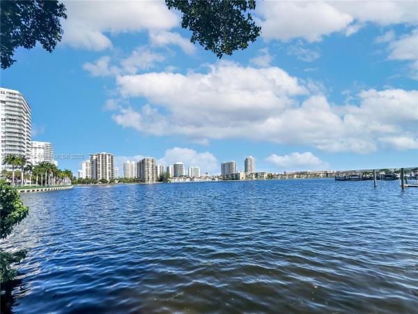 Commodore Plaza Tower, 2750 NE 183rd St #407, Aventura, Florida 33160, image 1