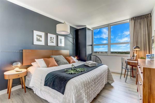 2889 Mcfarlane Rd #1510, Miami, Florida 33133, image 1